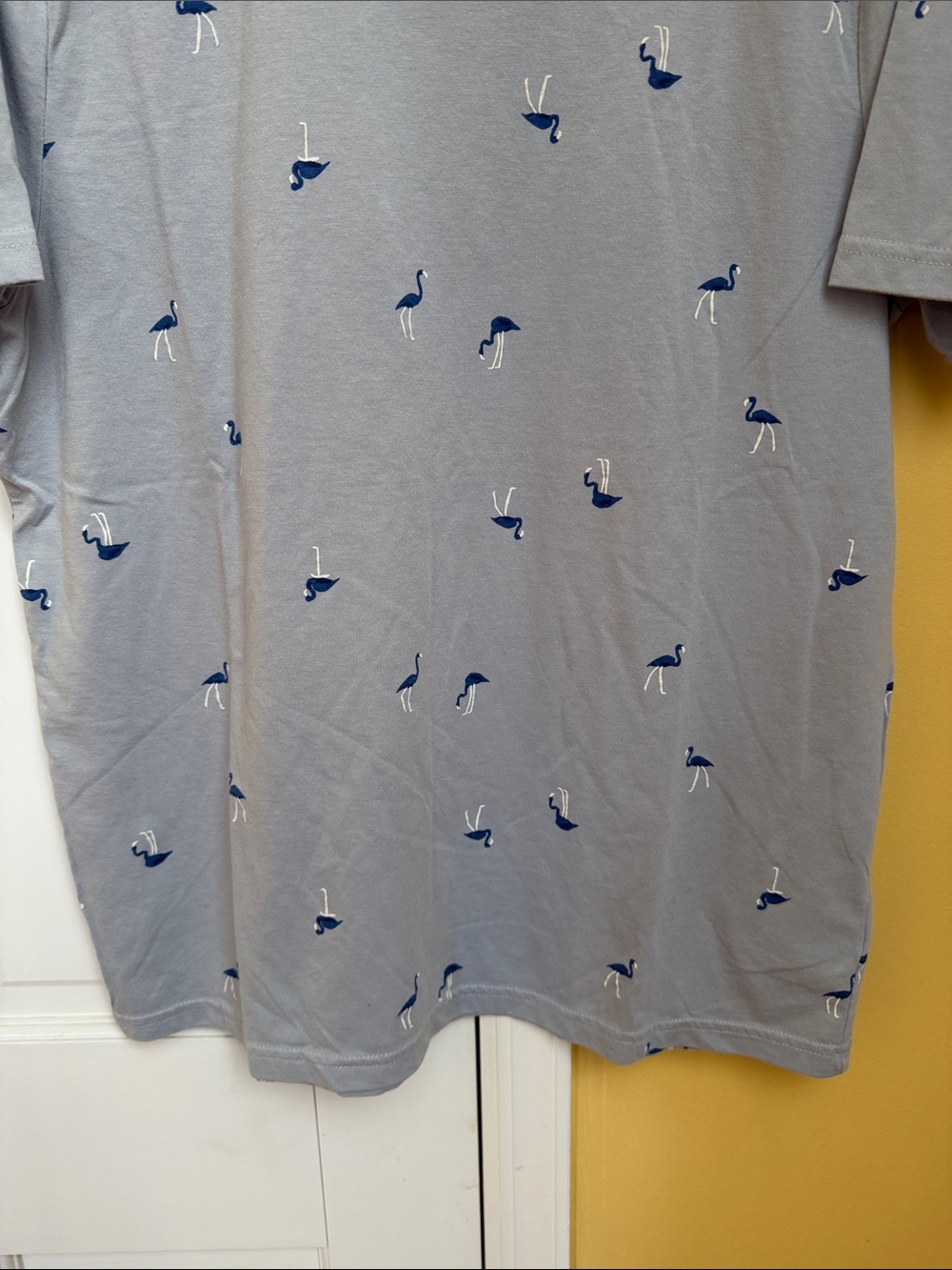 Old Navy Light Gray Tee with Navy Flamingo Print, medium - Picture 3 of 5